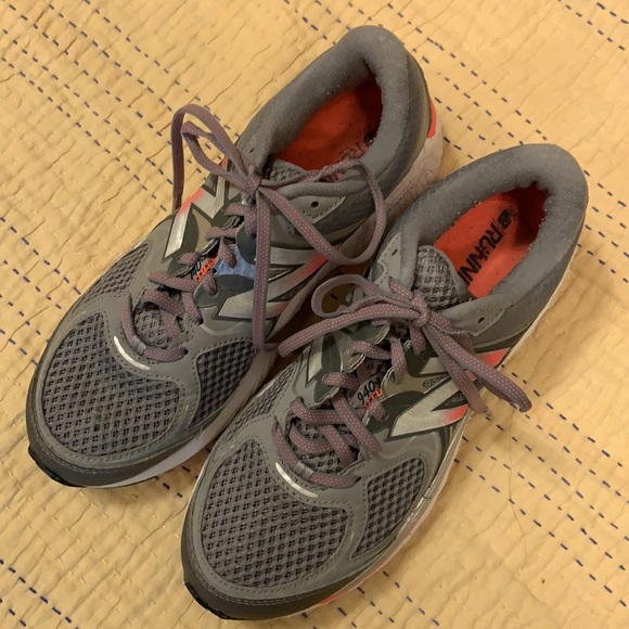 25. New Balance 940 Running Shoes in Grey - Picture 1 of 12